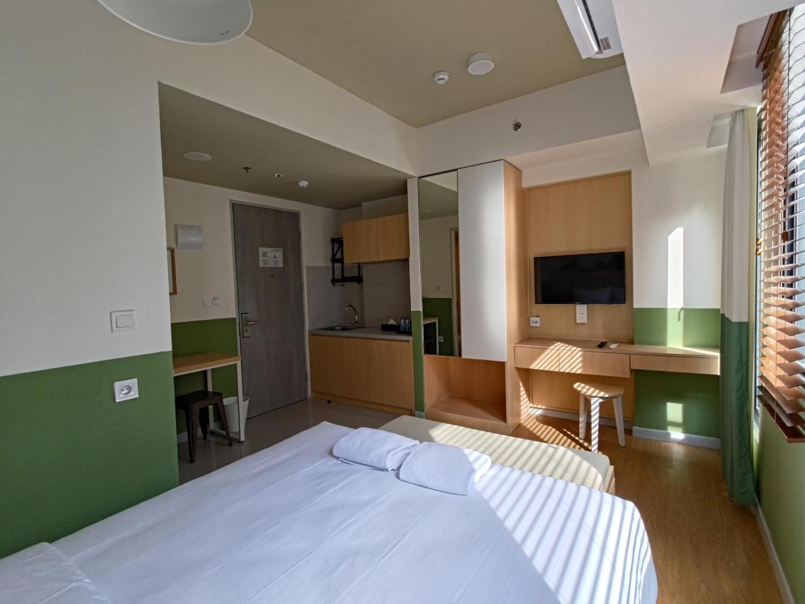 Hotel Osaka Pik2 탕그랑 외부 사진