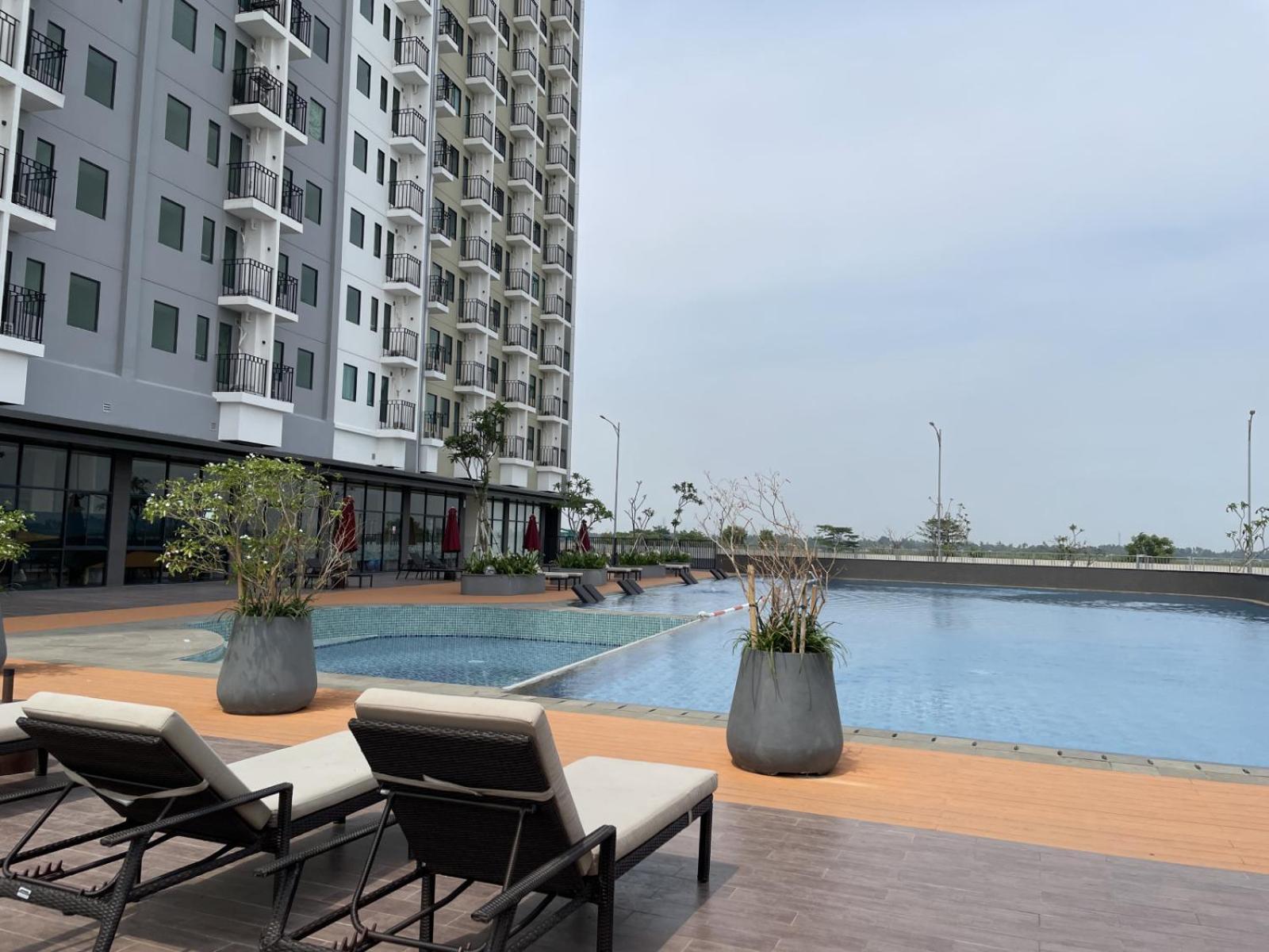 Hotel Osaka Pik2 탕그랑 외부 사진