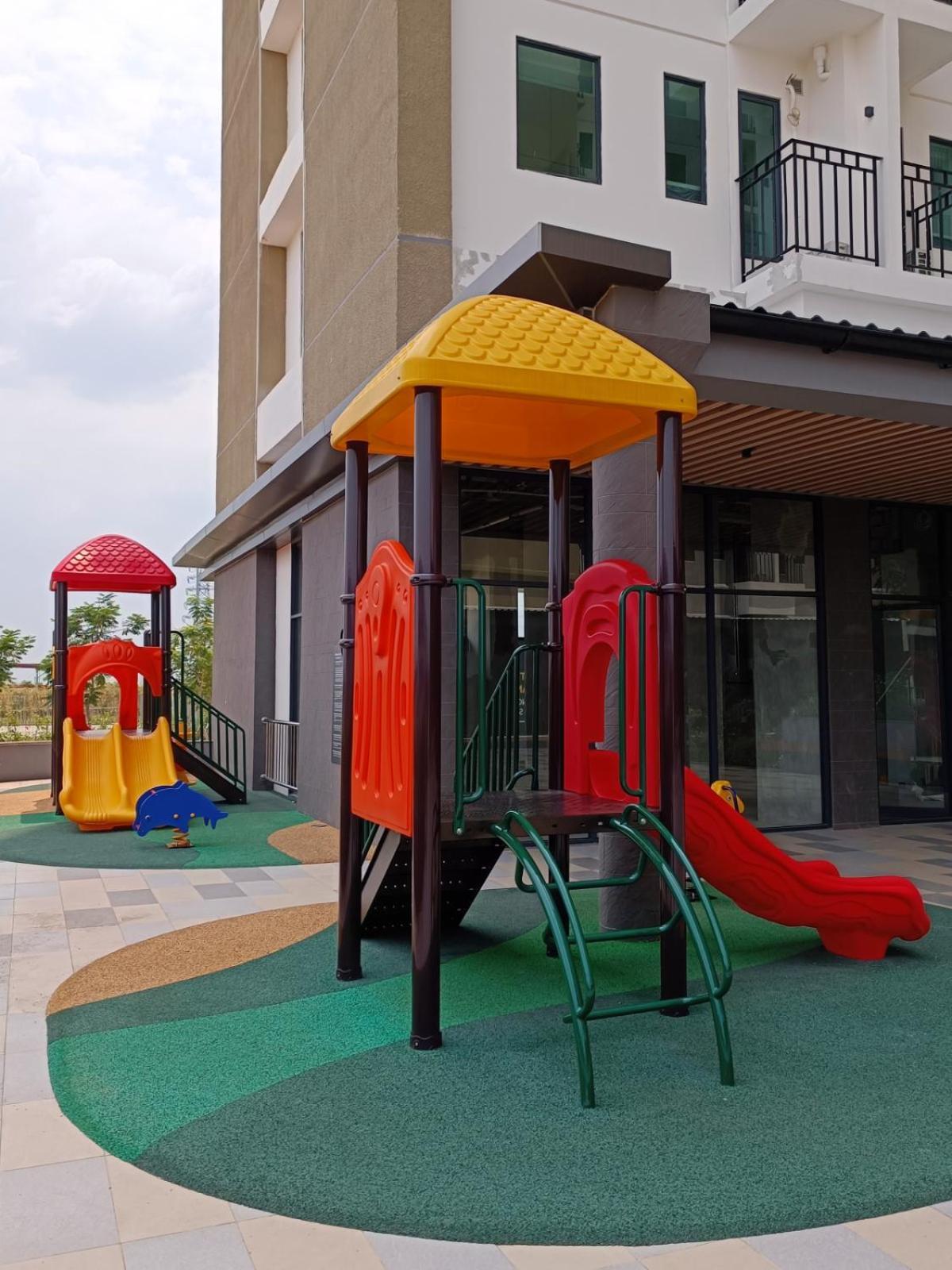 Hotel Osaka Pik2 탕그랑 외부 사진
