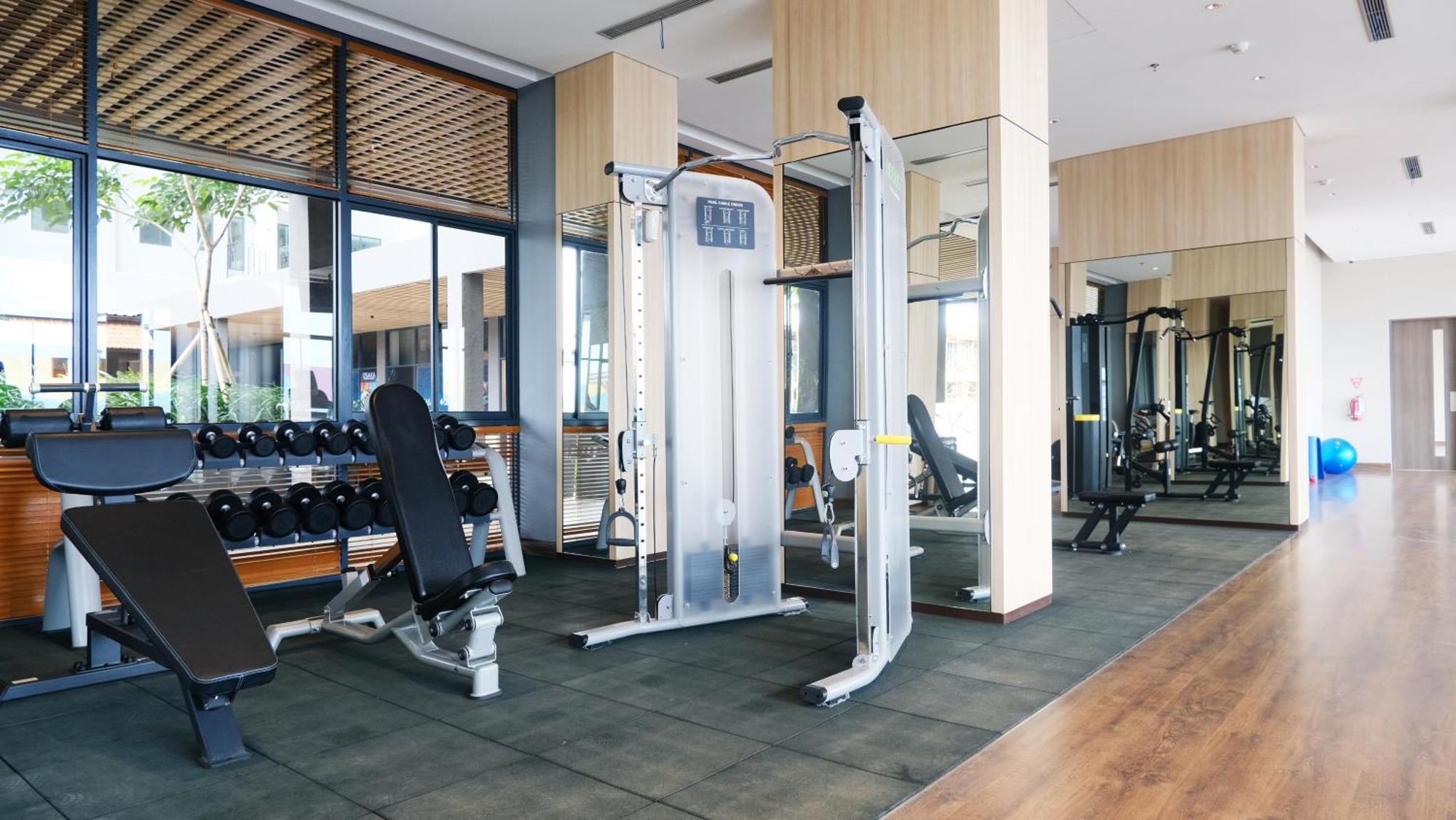 Hotel Osaka Pik2 탕그랑 외부 사진