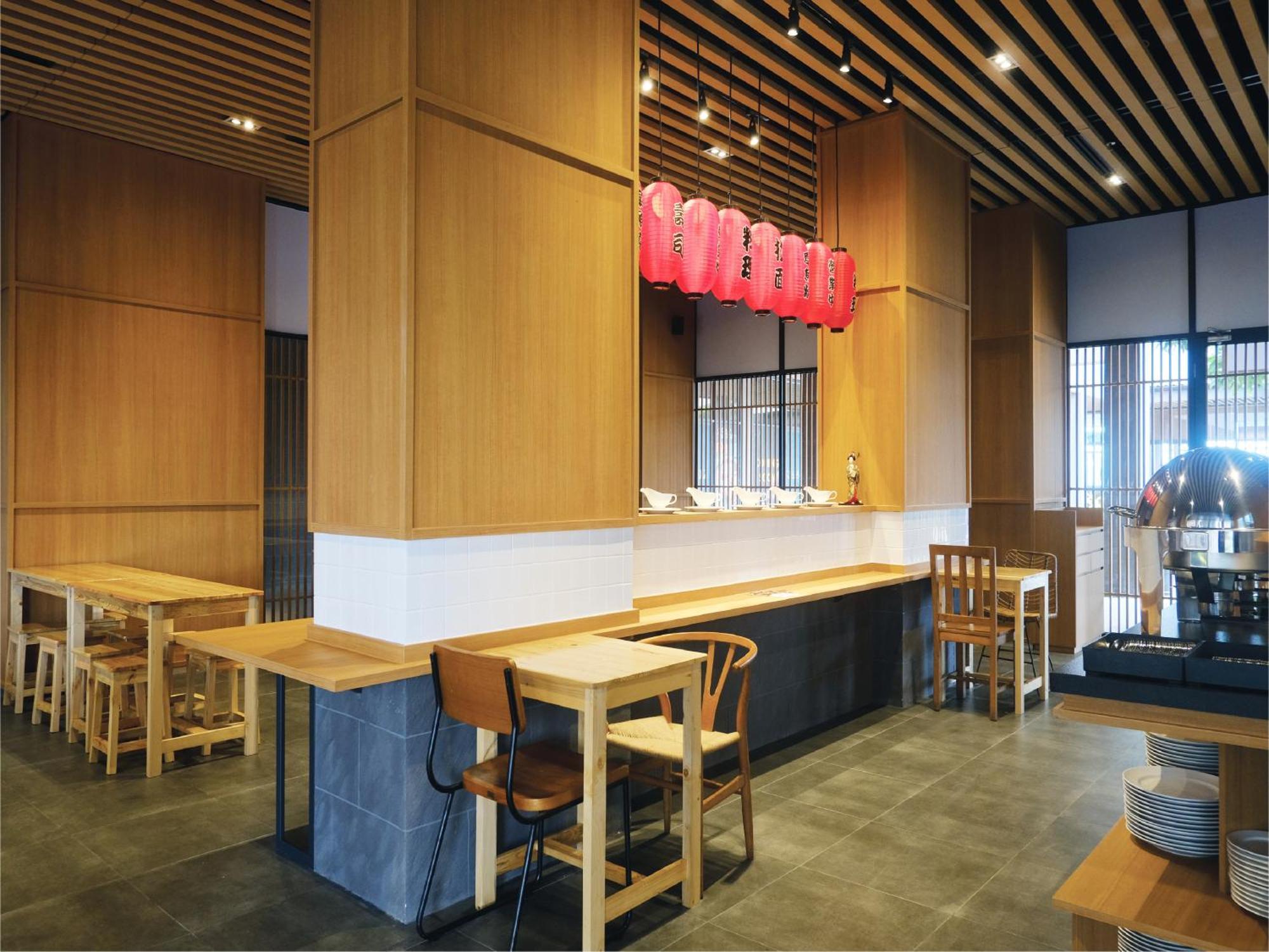 Hotel Osaka Pik2 탕그랑 외부 사진
